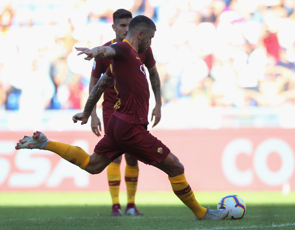 Aleksandr Kolarov, Cetak Sejarah sebagai Pemain yang Bisa Cetak Gol untuk Dua Tim Berbeda di Derby Roma