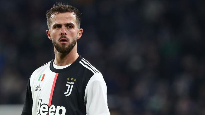 Miralem Pjanic Positif Virus Corona Jelang Gabung Latihan Pramusim Barcelona