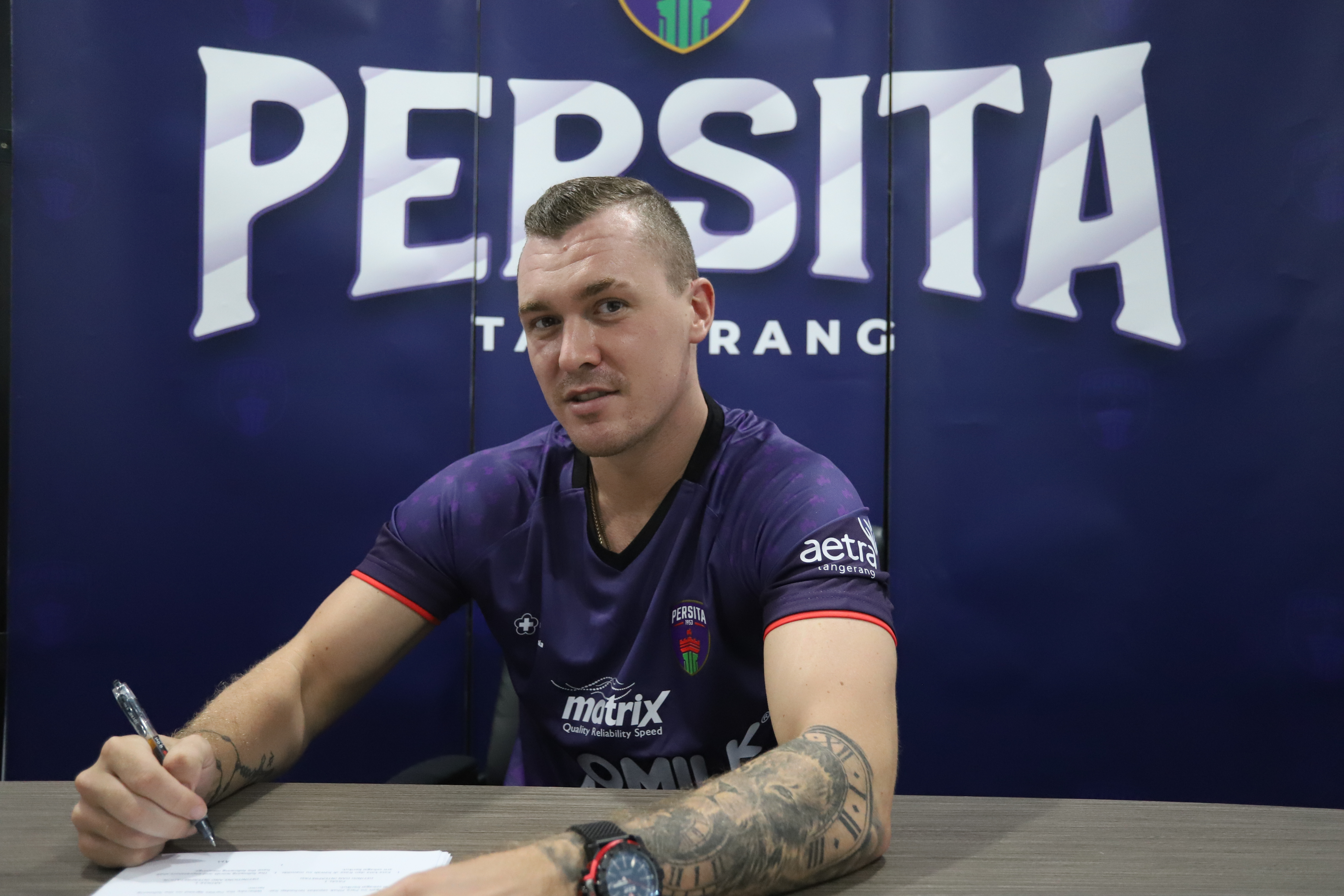 Persita Resmi Rekrut Adam Mitter