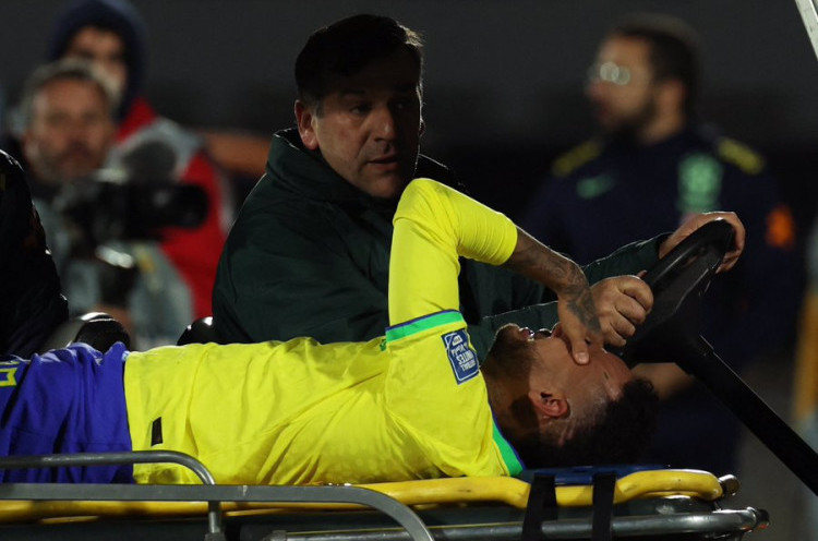 Cedera, Neymar Tinggalkan Laga Uruguay Vs Brasil Sambil Menangis