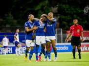 Kalahkan Persita, Robert Rene Alberts Soroti Minimnya Peluang Persib