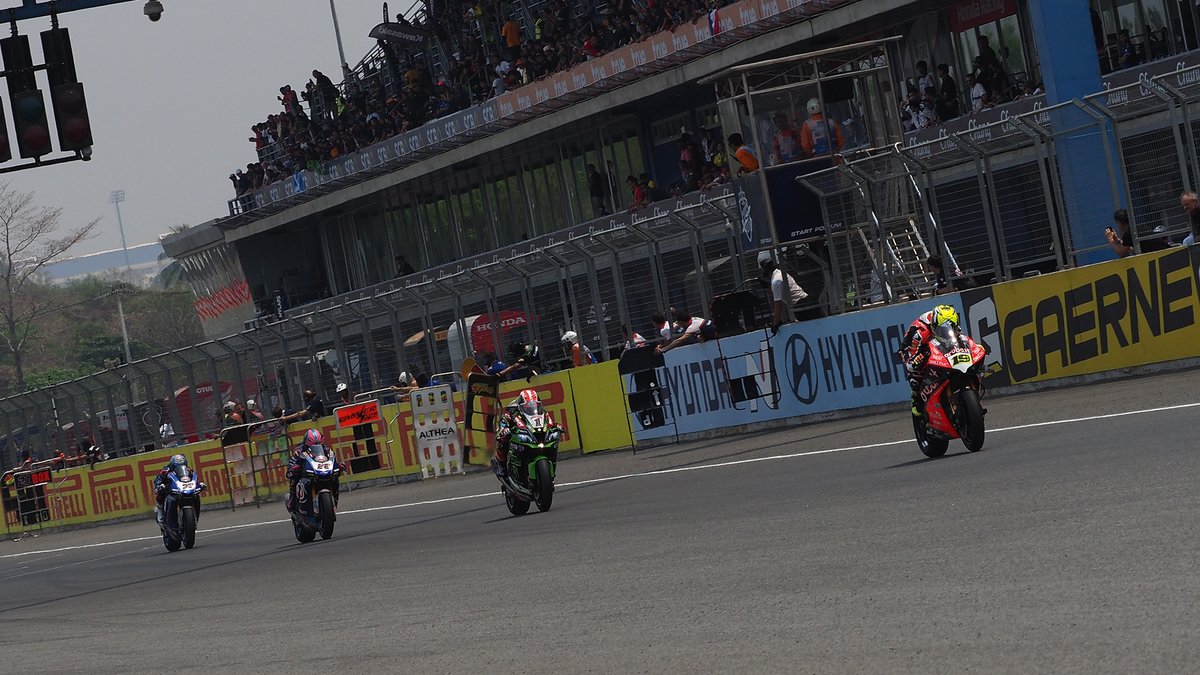 Sprint Race dan Race 2 Superbike Thailand: Alvaro Bautista Sapu Bersih Kemenangan 