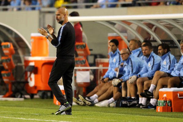 Pep Guardiola Komentari Persaingan Man City dengan Liverpool dan Chelsea