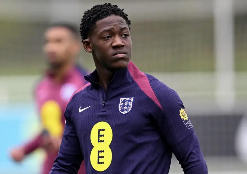 Setelah Seedorf dan Bellingham, Mainoo Kini Dibandingkan dengan Schweinsteiger