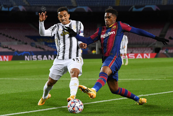 Semakin Aktif, AC Milan Buka Jalan Datangkan Pemain Barcelona