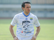 Kesan Ezra Walian Jalani Latihan Pertama bersama Persib Bandung