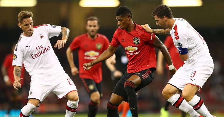 Menilik Kondisi AC Milan dan Manchester United: Beda Nasib Dua Setan Merah
