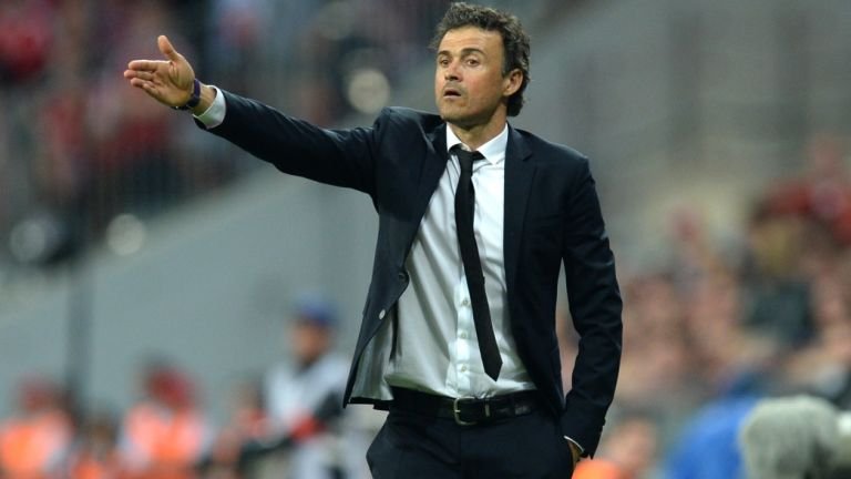 Enrique Menolak Berikan Kritik Keras Pada Wasit