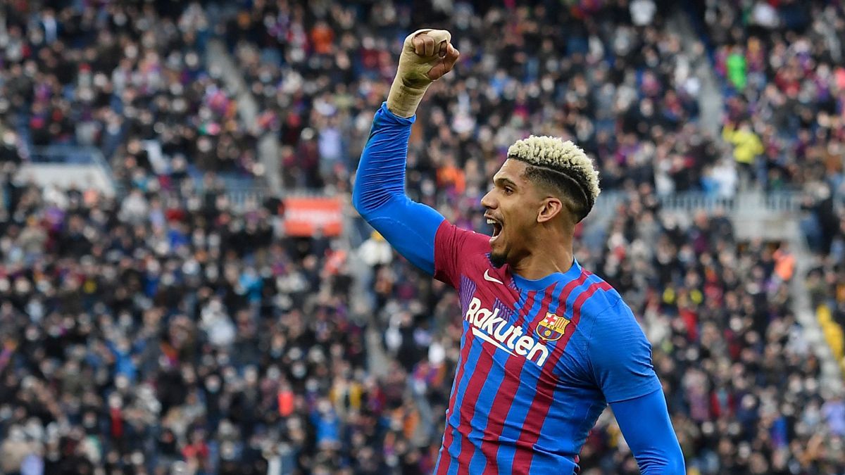 Manchester United Punya Tawaran Menarik untuk Ronald Araujo Tinggalkan Barcelona