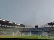 Bukan Rumput, Hospitality Penonton yang Harus Dievaluasi