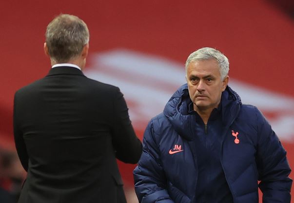Perkara 'Ego' dan Trofi Solskjaer yang Direspons Mourinho