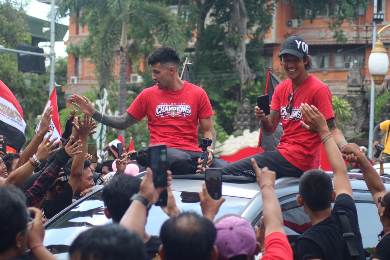 Mengintip Kemeriahan Pawai Juara Bali United