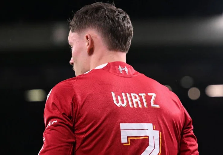 Ego Skuad dan Arne Slot, Alasan Kesulitan Florian Wirtz di Liverpool