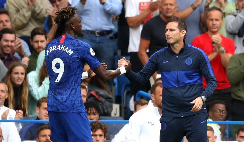 Sang Anak Dapat Perlakuan Rasial, Ibu Pemain Muda Chelsea Menitiskan Air Mata