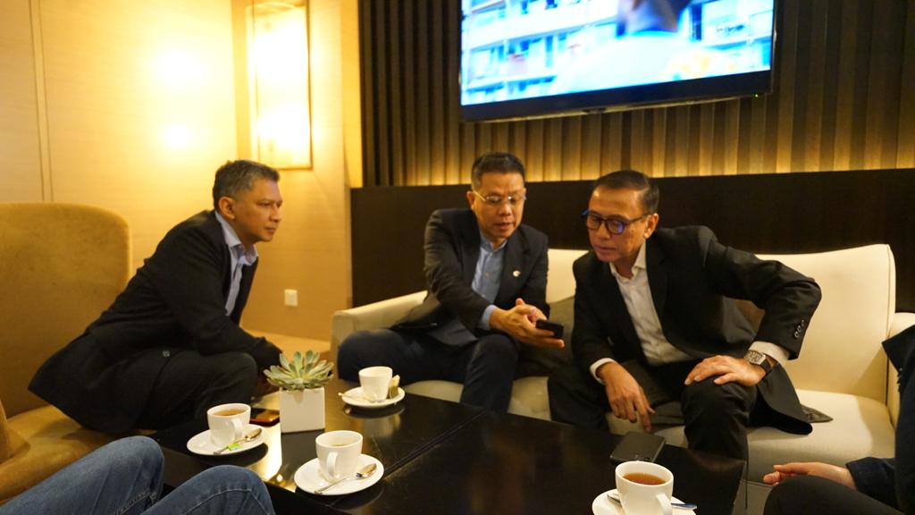 Sebelum Dukung Timnas Indonesia, Ketum PSSI Iwan Bule Sempatkan Bertemu dengan Presiden AFF