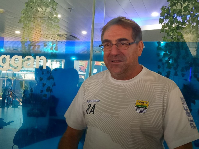 Kevin van Kippersluis Dikaitkan dengan Persib, Robert Rene Alberts Belum Mau Terbuka