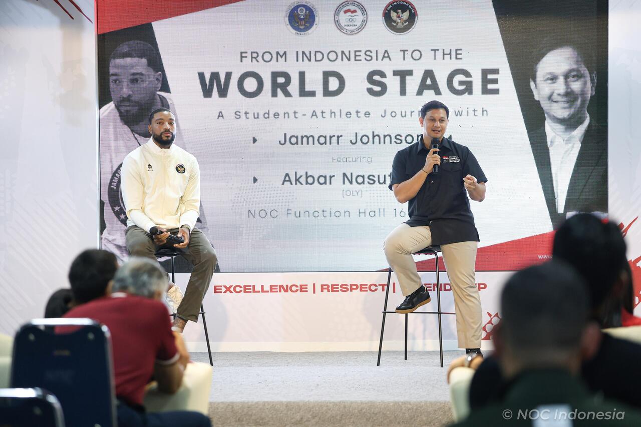 Jamarr Johnson dan Akbar Nasution dalam forum "From Indonesia to The World Stage: A Student-Athlete Journey". (NOC Indonesia)