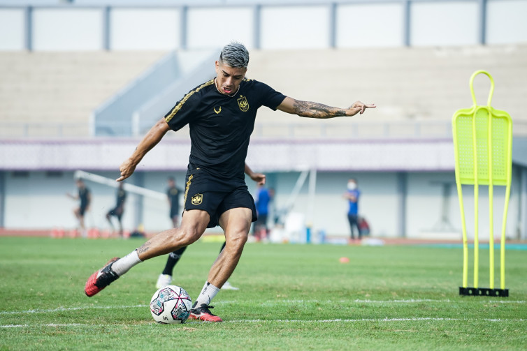 Arema FC dan PSIS Barter Renshi Yamaguchi dengan Jonathan Cantillana?