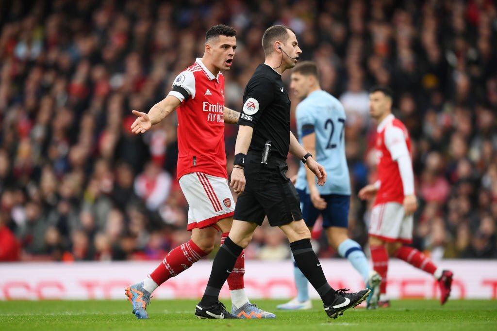 Buntut Kesalahan VAR, Komisi Wasit Premier League Gelar Rapat Darurat