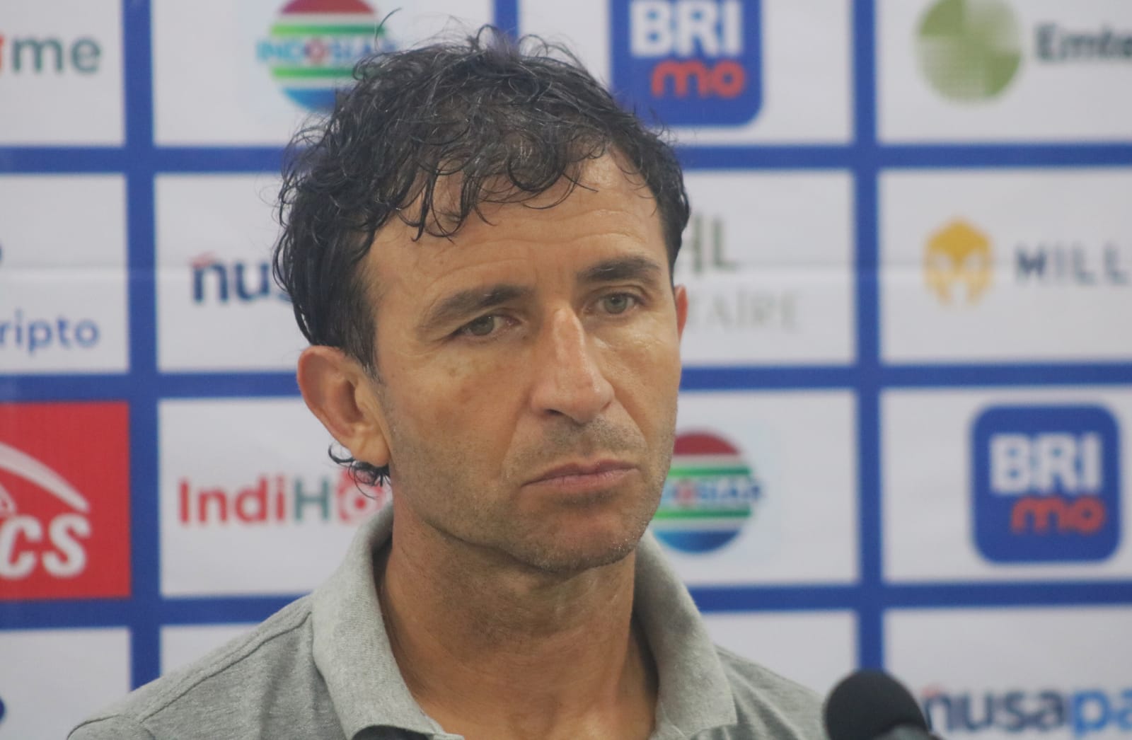 Zalnando dan Febri Hariyadi Cedera, Luis Milla Tegaskan Persib Harus Bangkit