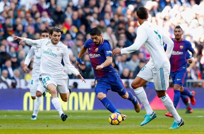 Diwarnai Kartu Merah, Barca Hajar Madrid di Santiago Bernabeu
