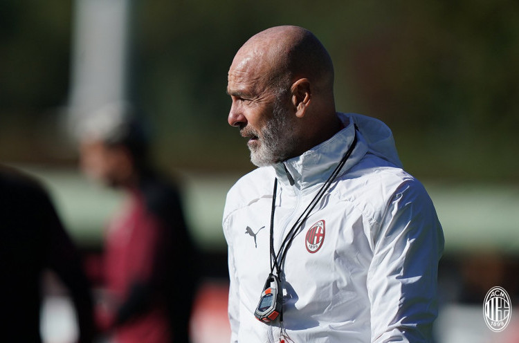 Lawan Napoli, AC Milan Punya Cara Tetap Berkomunikasi dengan Pioli