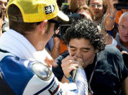 Nostalgia - Valentino Rossi, Maradona, dan Ciuman Tangan Tuhan