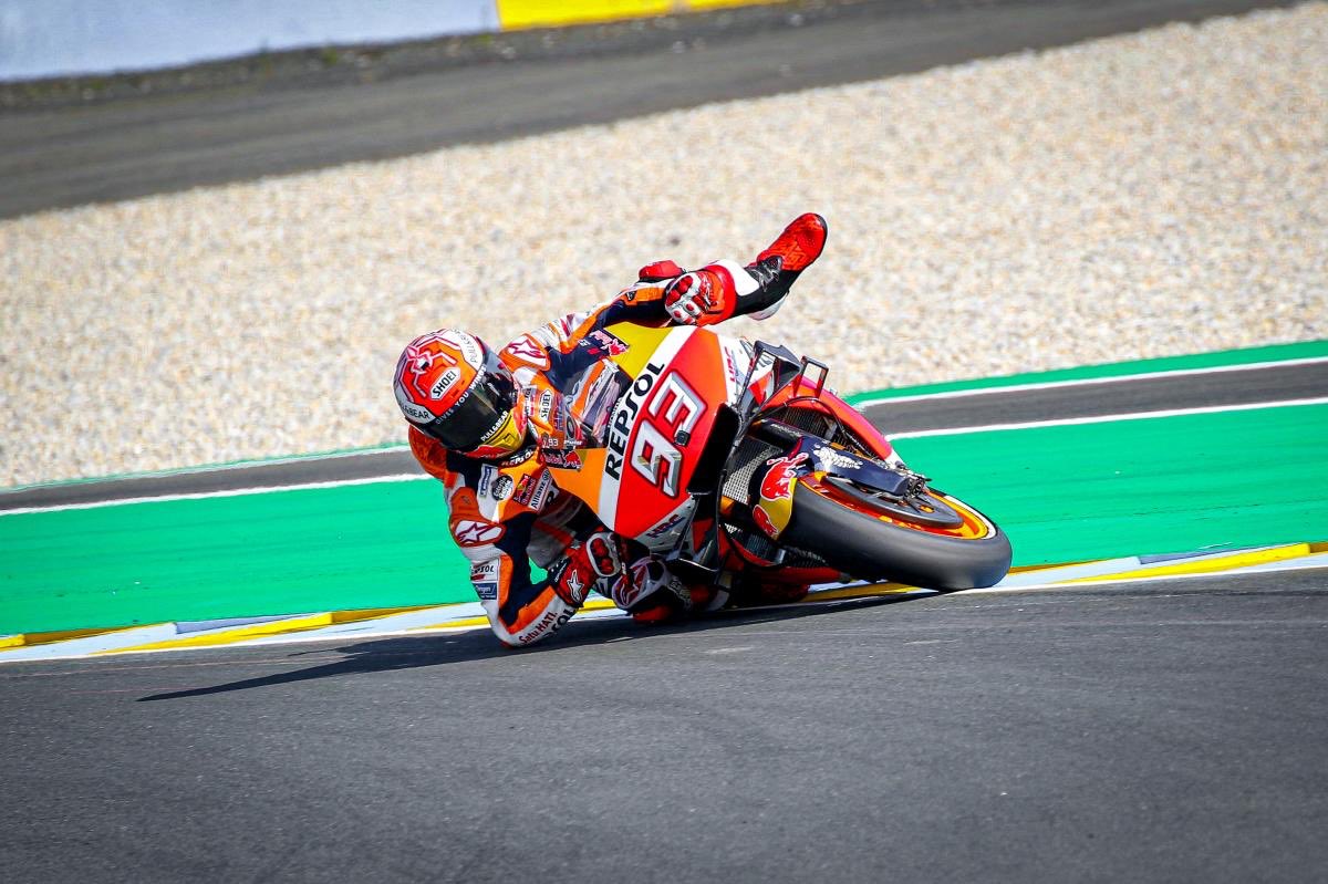 Latihan Bebas 2 MotoGP Inggris: Sempat Terjatuh, Marc Marquez Bukukan Rekor Lap 