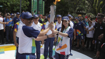 Galeri Foto: Torch Relay Asian Games 2018 Memasuki Etape Akhir di Jakarta