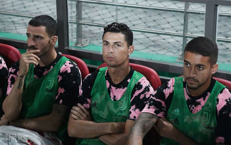 Promotor Harus Ganti Rugi Gara-gara Ronaldo Cuma Duduk di Bangku Cadangan