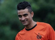 Bek Persija Otavio Dutra Merespons Rencana Liga 1 Kembali Bergulir 