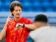 Pieter Huistra Waspadai Penyerang Persib Bandung
