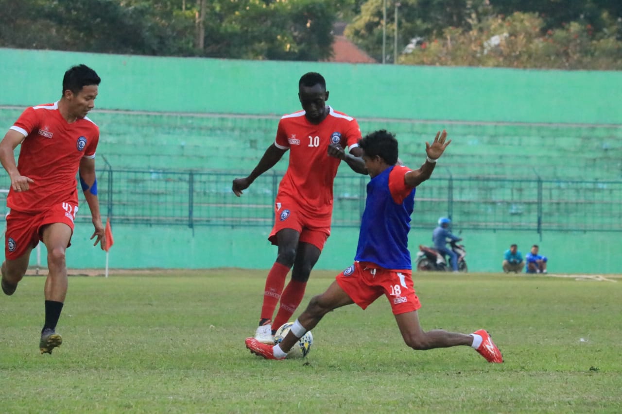 Arema FC Gelar Game Internal Akibat Absen Dua Laga, Milomir Seslija Beri Komentar