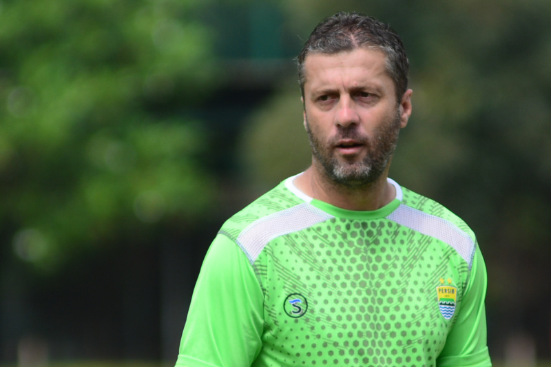Mundur dari Persib, Radovic Sebut Hatinya Masih Biru