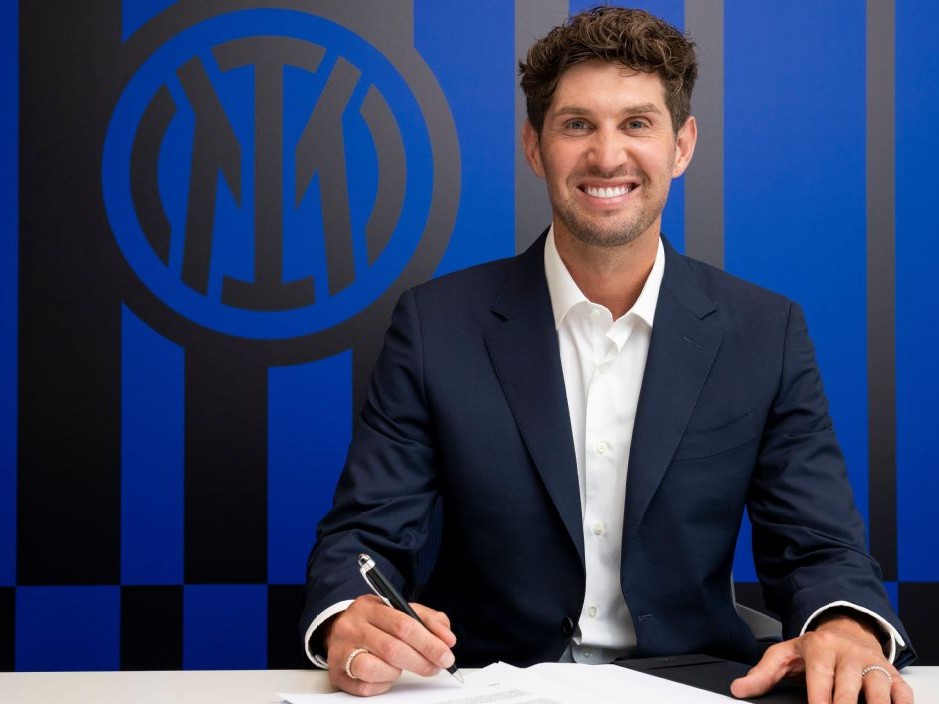 Cristian Chivu Ungkap Alasan Inter Milan Rekrut John Stones