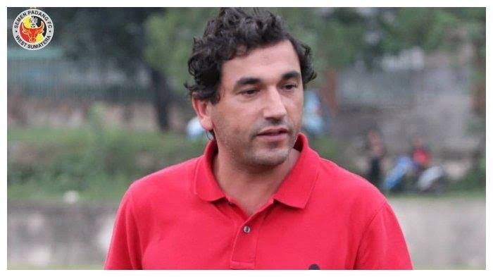 Arema FC Kontrak Eduardo Almeida Selama Satu Musim