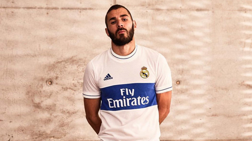 Real Madrid Pamerkan Jersey Anyar Bernuansa Retro
