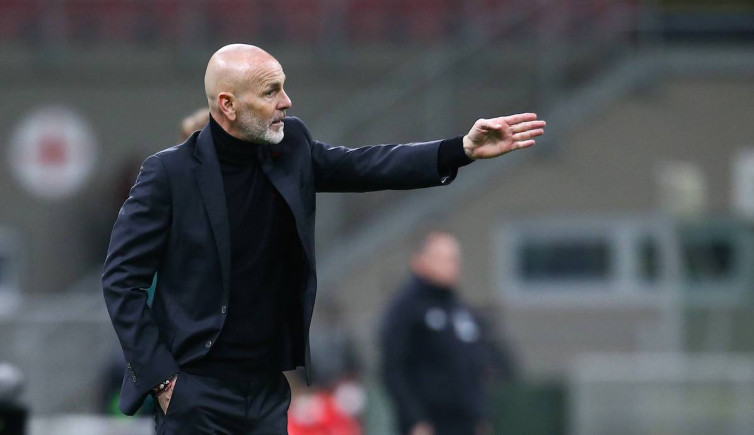 Plintat-plintut Stefano Pioli: Dulu Targetkan Scudetto, Sekarang Cuma Empat Besar