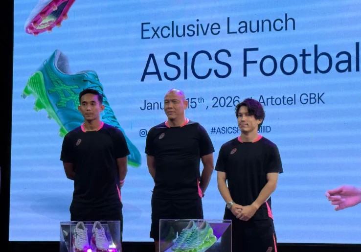 ASICS Turun Gunung ke Sepak Bola Indonesia, Gandeng Ridho hingga Nova Arianto
