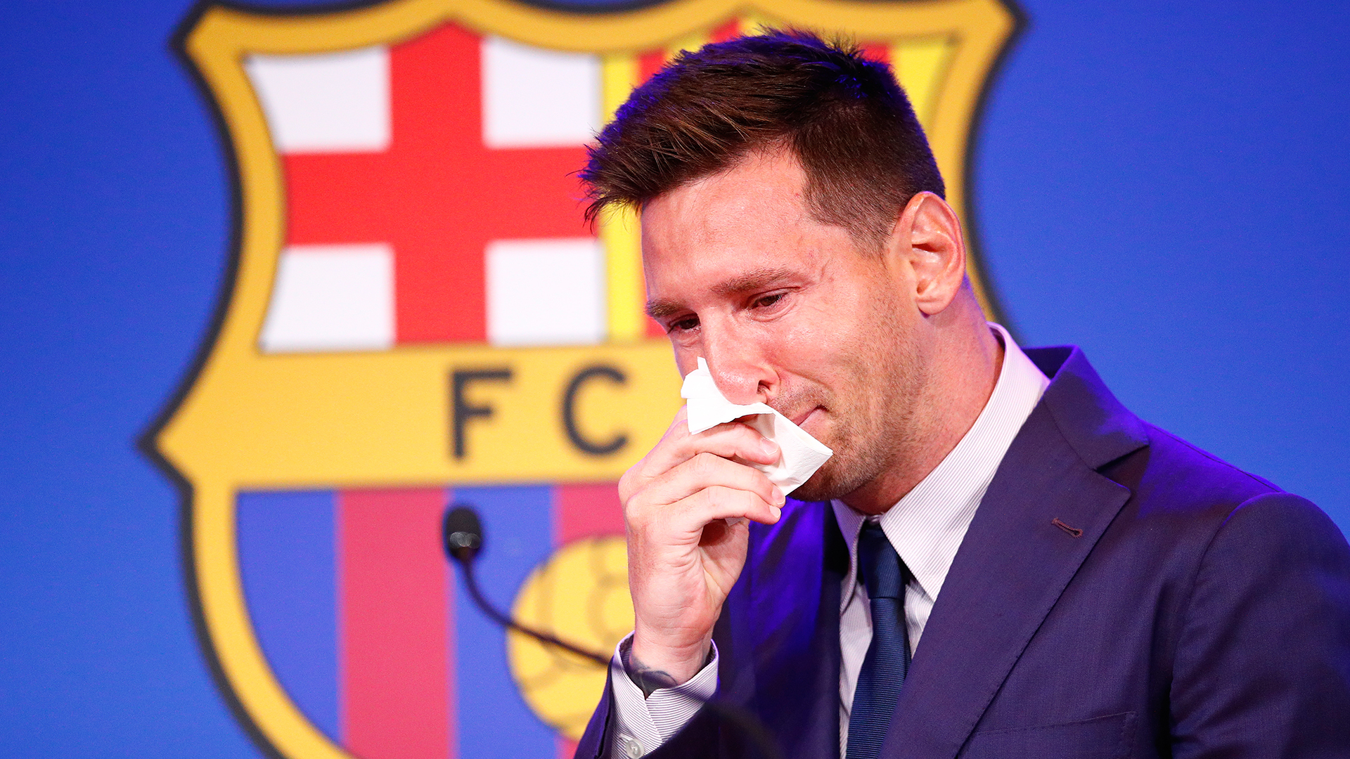Sambil Berurai Air Mata, Lionel Messi Ucapkan Perpisahan kepada Barcelona