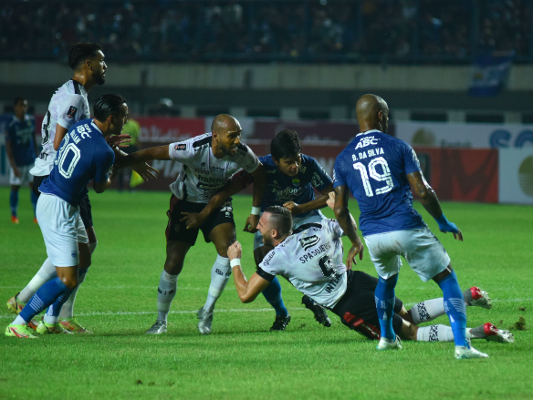 Robert Rene Alberts Sebut Persib Vs Bali United seperti Final Kompetisi Eropa
