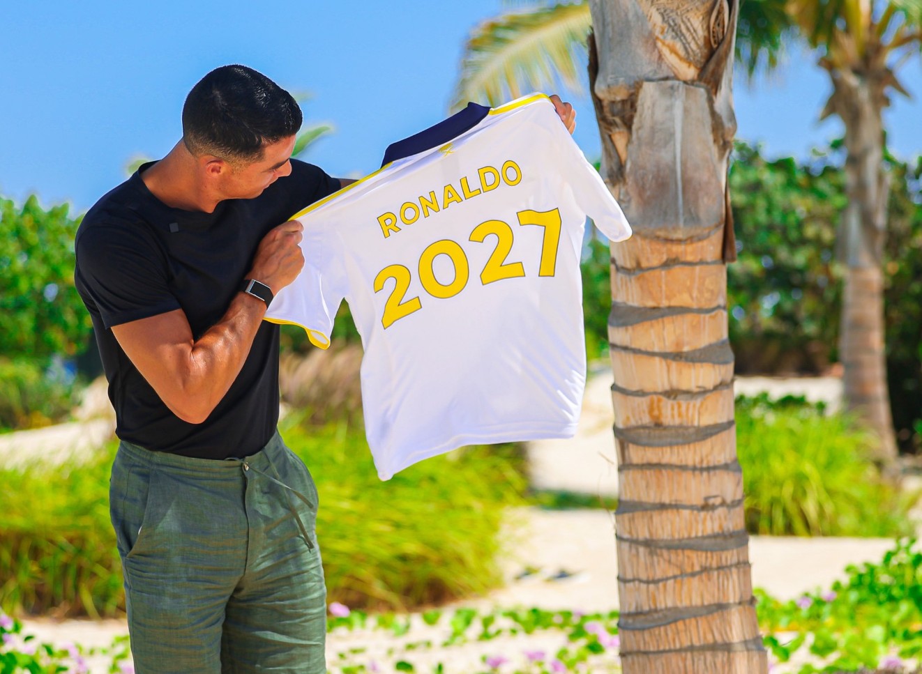 Resmi Perpanjang Kontrak dengan Al Nassr, Cristiano Ronaldo Terima Bayaran Fantastis