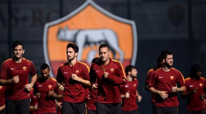 Scudetto Pertarungan Roma vs Juventus