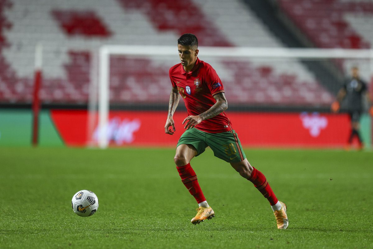 Joao Cancelo Positif COVID-19, Portugal Panggil Diogo Dalot
