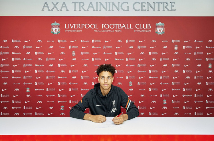 Liverpool Berikan Kontrak Profesional kepada Wonderkid 17 Tahun