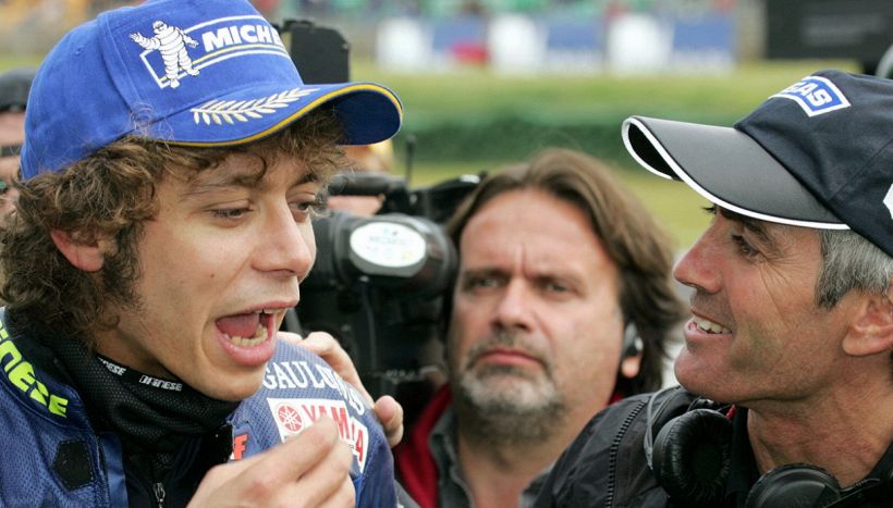 Mick Doohan Nilai Valentino Rossi Belum Ingin Pensiun