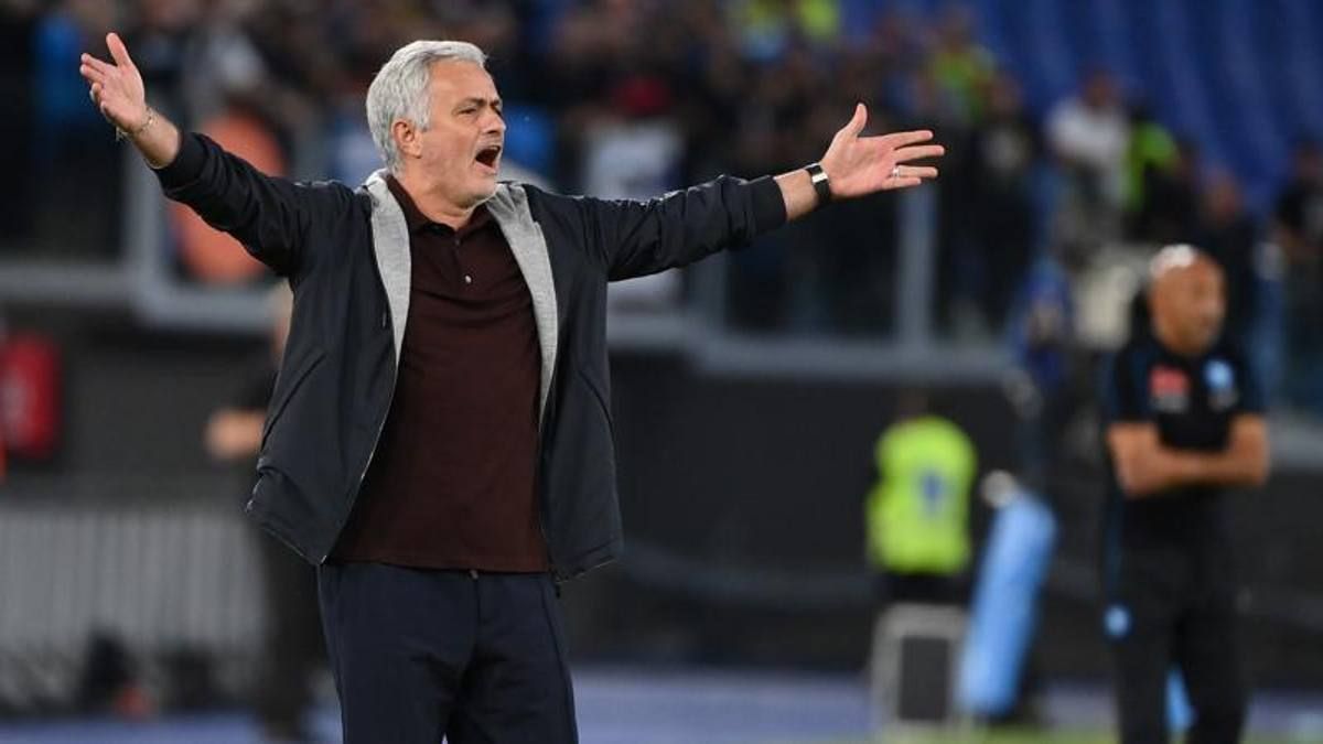 Ketika Empat Pelatih Papan Atas Serie A Kompak Diusir Wasit