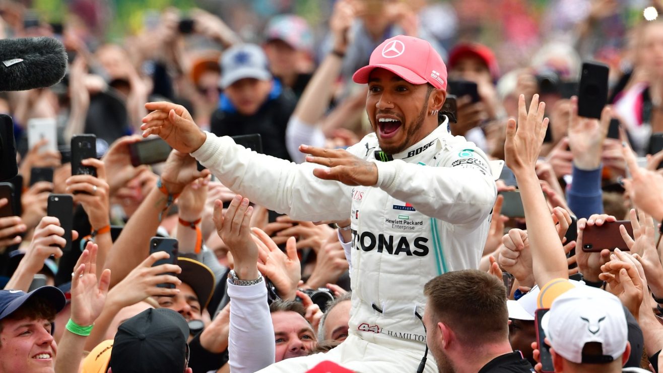 Soal Perhiasan, Hamilton Seperti Disudutkan