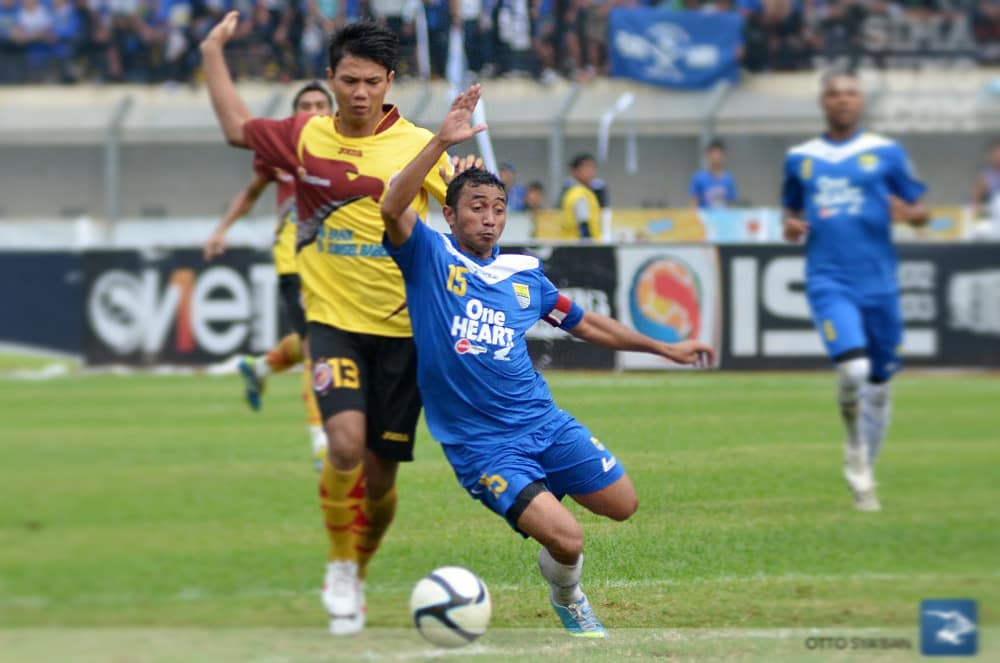 Persija Tertarik Menampung Achmad Jufriyanto