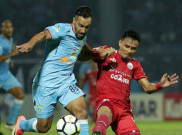 Terkait Sanksi Komdis, Aji Santoso Layangkan Kritik kepada Gelandang Brasil